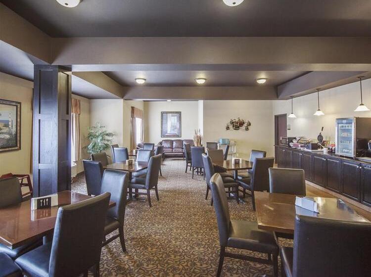 Отель Prairie Moon Inn Sylvan Lake