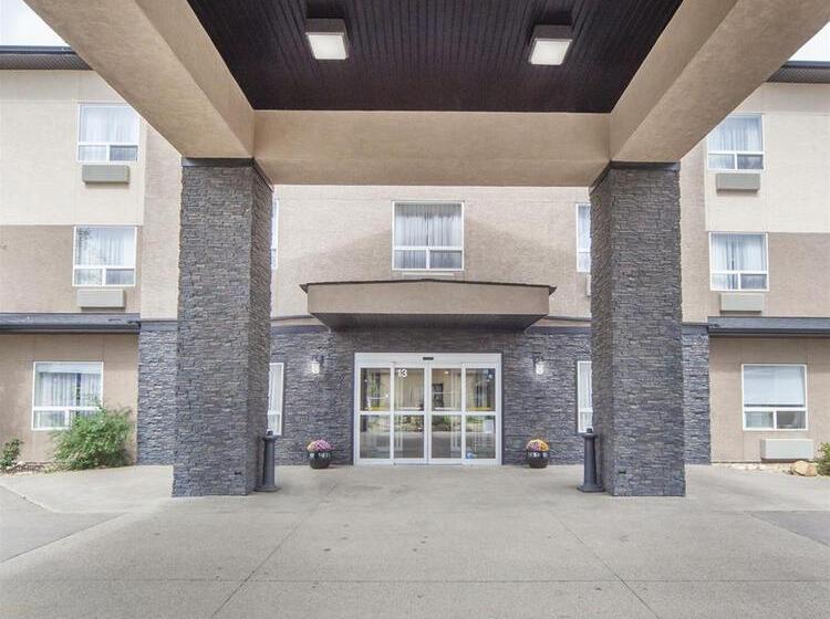 Отель Prairie Moon Inn Sylvan Lake