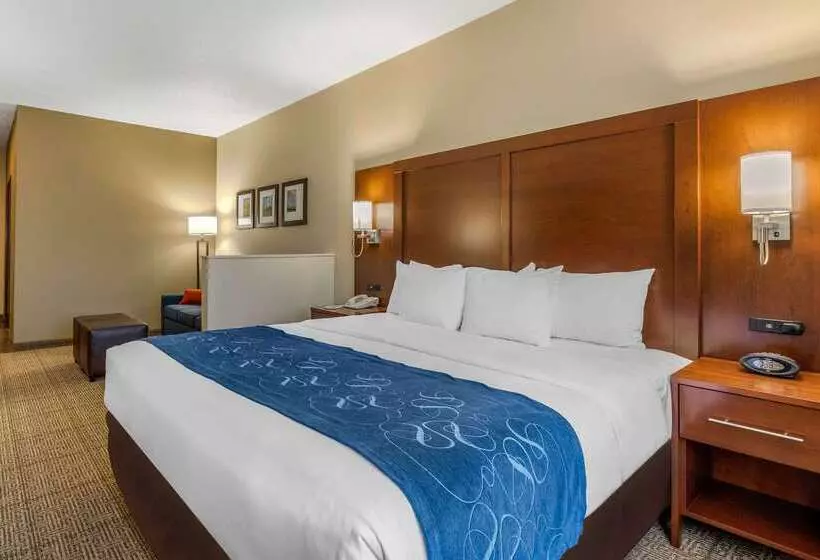هتل Comfort Suites