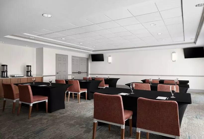 Отель Hilton Garden Inn Beaufort