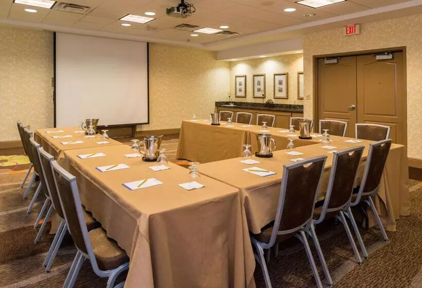 בית מלון כפרי Hilton Garden Inn Charlottesville