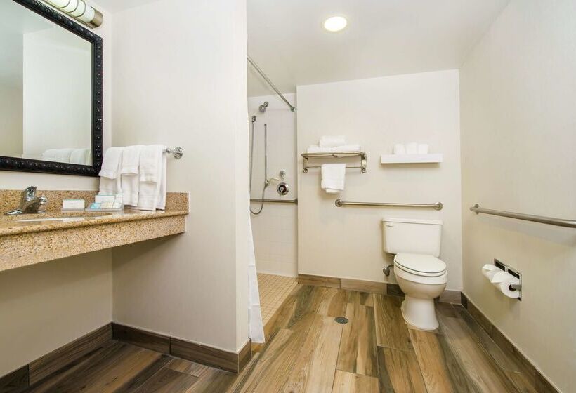 فندق Hilton Garden Inn Charlottesville