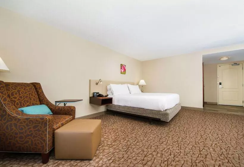 בית מלון כפרי Hilton Garden Inn Charlottesville
