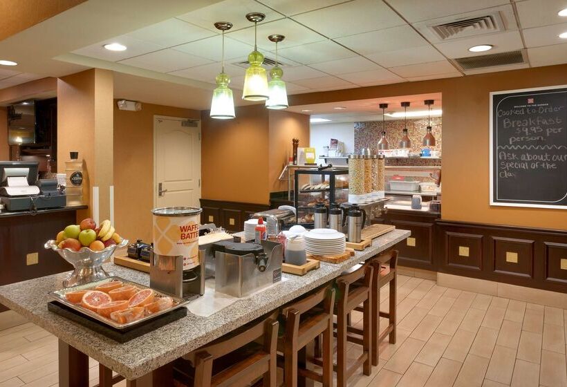 Отель Hilton Garden Inn Clarksville