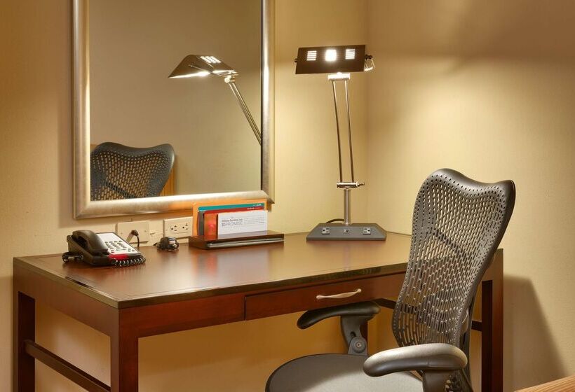 Отель Hilton Garden Inn Clarksville