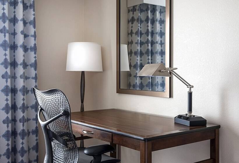 هتل Hilton Garden Inn Cleveland Downtown