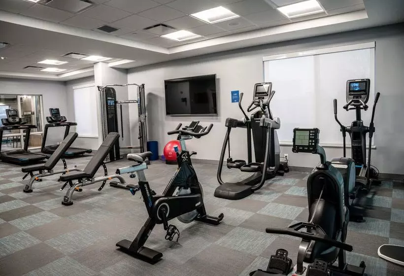 هتل Hilton Garden Inn Fayetteville Fort Liberty