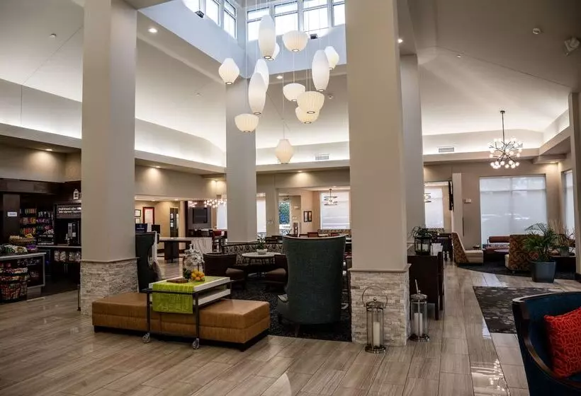 هتل Hilton Garden Inn Fayetteville Fort Liberty
