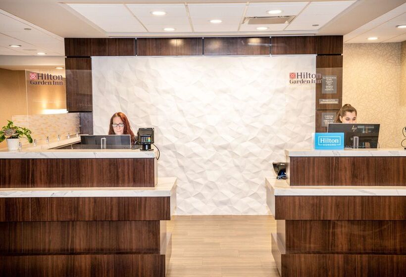 בית מלון כפרי Hilton Garden Inn Fayetteville Fort Liberty