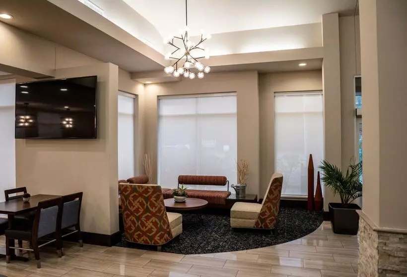 هتل Hilton Garden Inn Fayetteville Fort Liberty