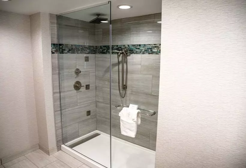 هتل Hilton Garden Inn Fayetteville Fort Liberty