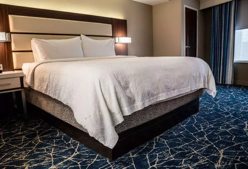 هتل Hilton Garden Inn Fayetteville Fort Liberty