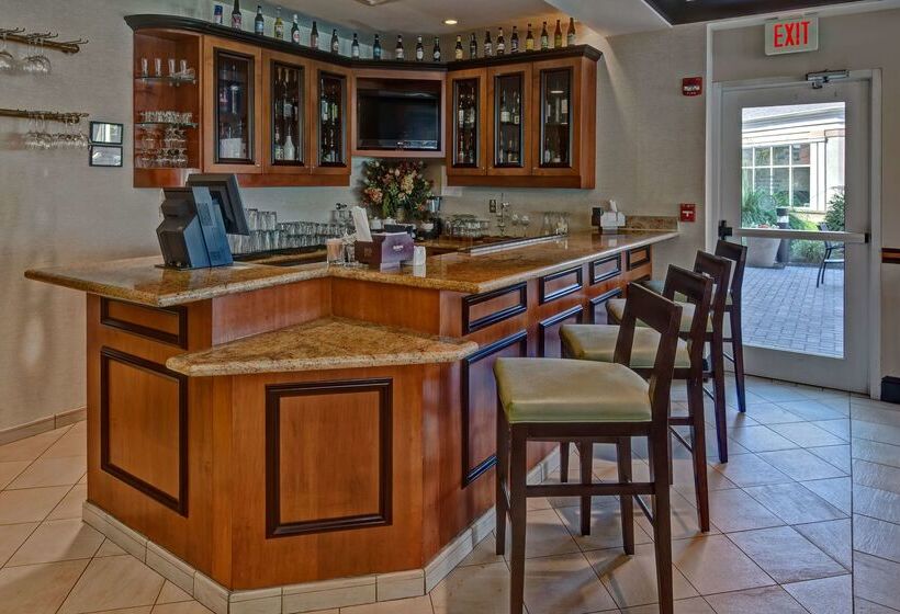 Отель Hilton Garden Inn Indianapolis Northeast/fishers