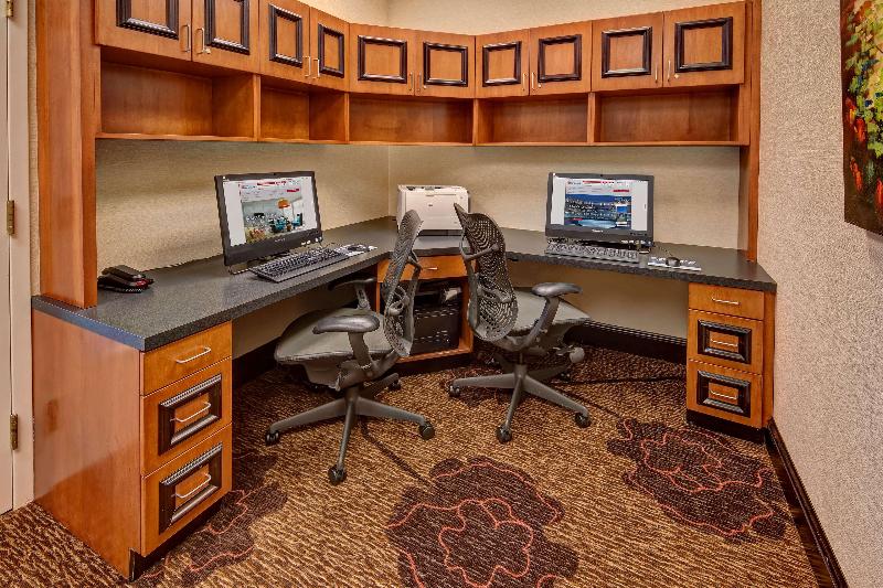 Отель Hilton Garden Inn Indianapolis Northeast/fishers