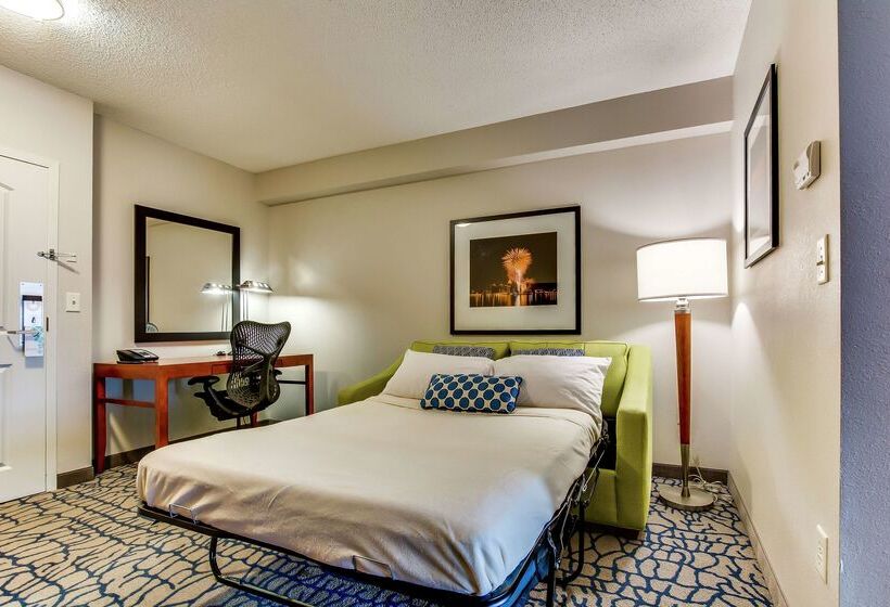 בית מלון כפרי Hilton Garden Inn Louisville/northeast