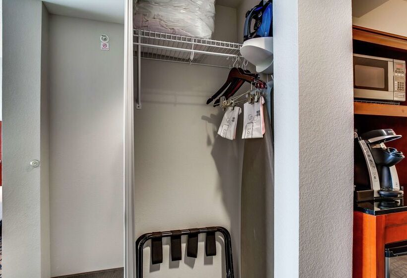 בית מלון כפרי Hilton Garden Inn Louisville/northeast