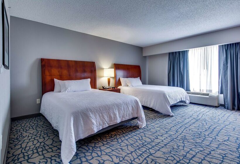 בית מלון כפרי Hilton Garden Inn Louisville/northeast