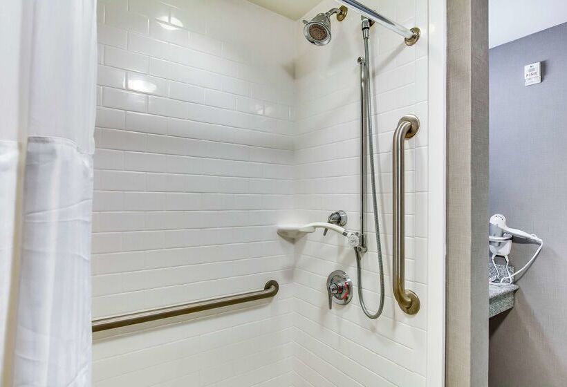 בית מלון כפרי Hilton Garden Inn Louisville/northeast