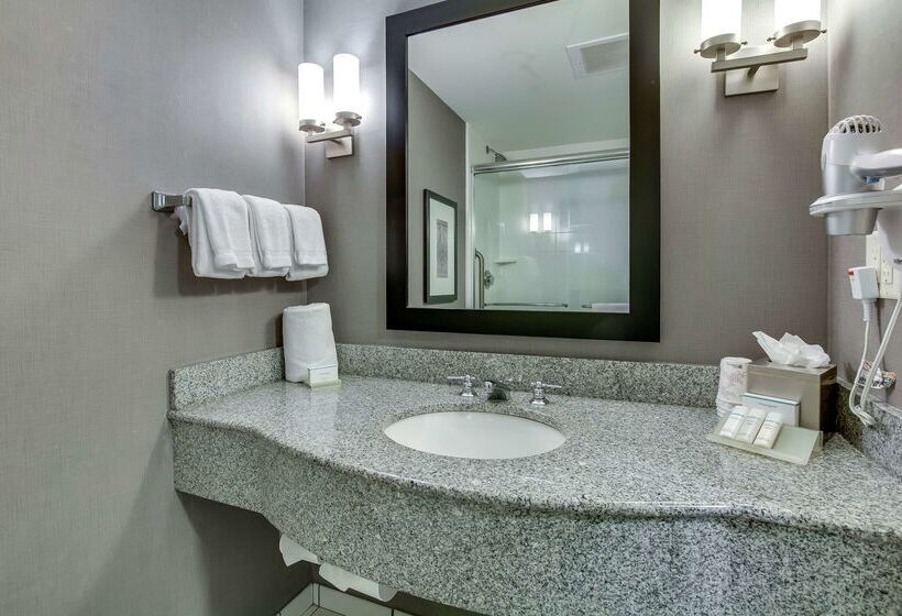 בית מלון כפרי Hilton Garden Inn Louisville/northeast