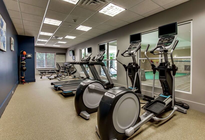 בית מלון כפרי Hilton Garden Inn Louisville/northeast