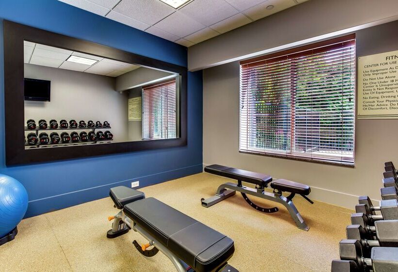 בית מלון כפרי Hilton Garden Inn Louisville/northeast