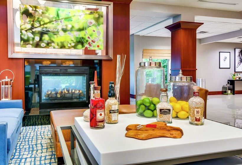 בית מלון כפרי Hilton Garden Inn Louisville/northeast