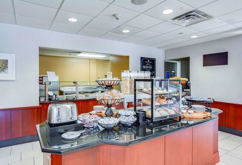 בית מלון כפרי Hilton Garden Inn Louisville/northeast