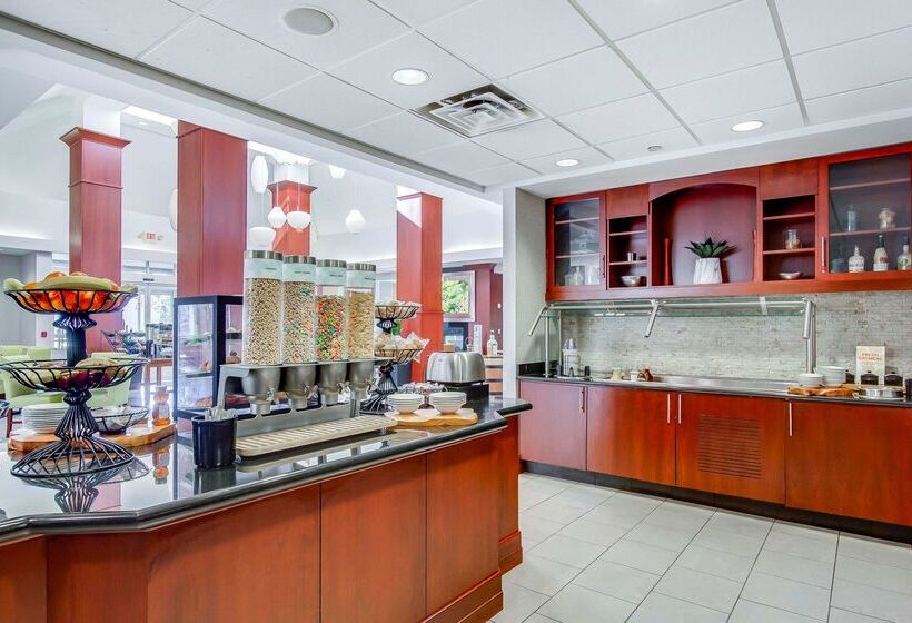 בית מלון כפרי Hilton Garden Inn Louisville/northeast