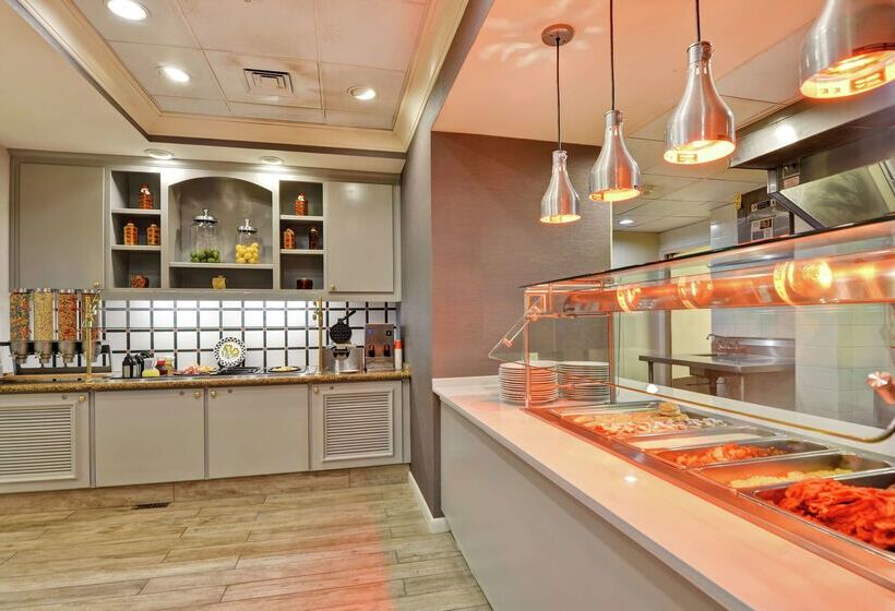 Отель Hilton Garden Inn Mobile East Bay / Daphne