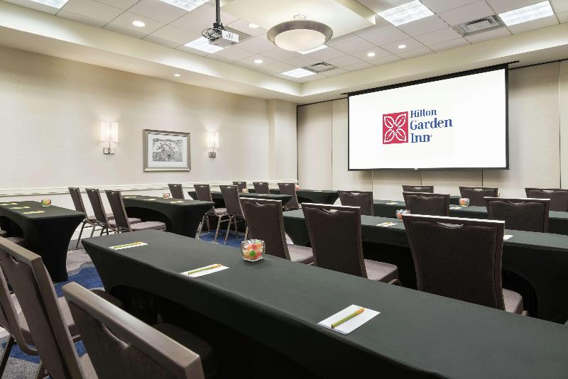Отель Hilton Garden Inn Tampa Airport Westshore