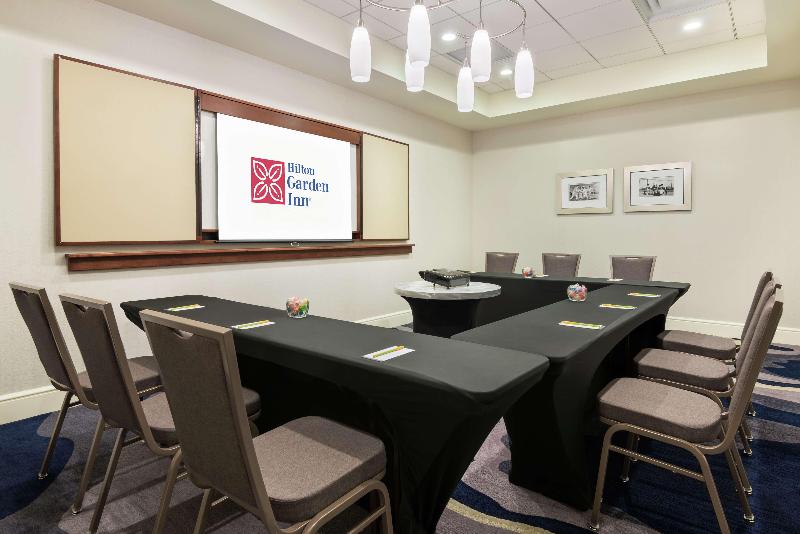 Отель Hilton Garden Inn Tampa Airport Westshore