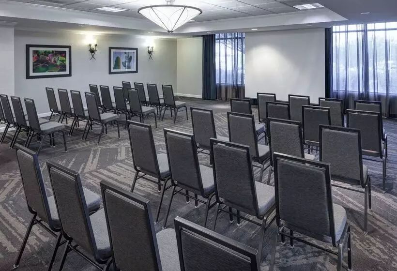 هتل Hilton Garden Inn Tucson Airport