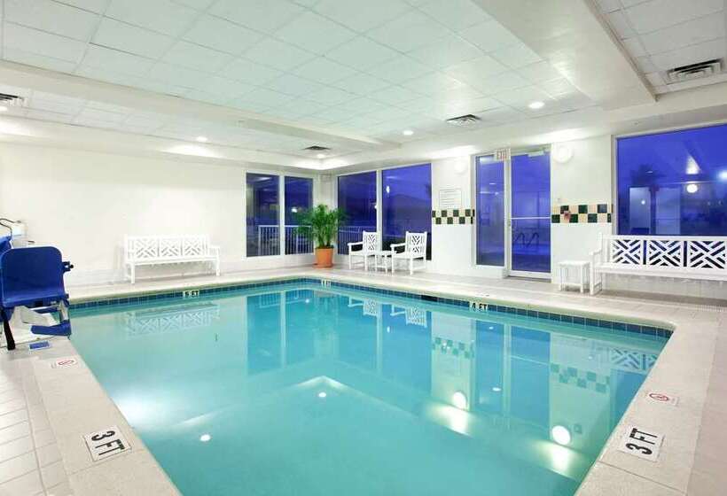 בית מלון כפרי Hilton Pensacola Beach