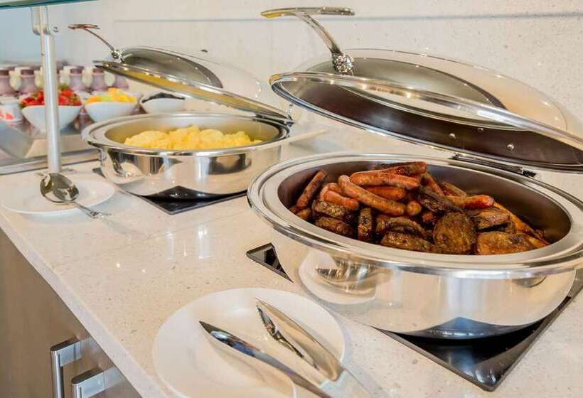 בית מלון כפרי Hilton Pensacola Beach