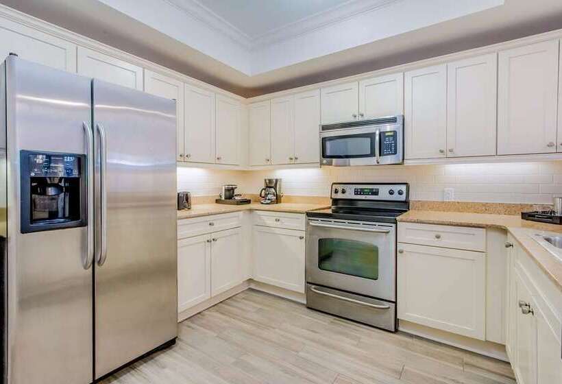 בית מלון כפרי Hilton Pensacola Beach