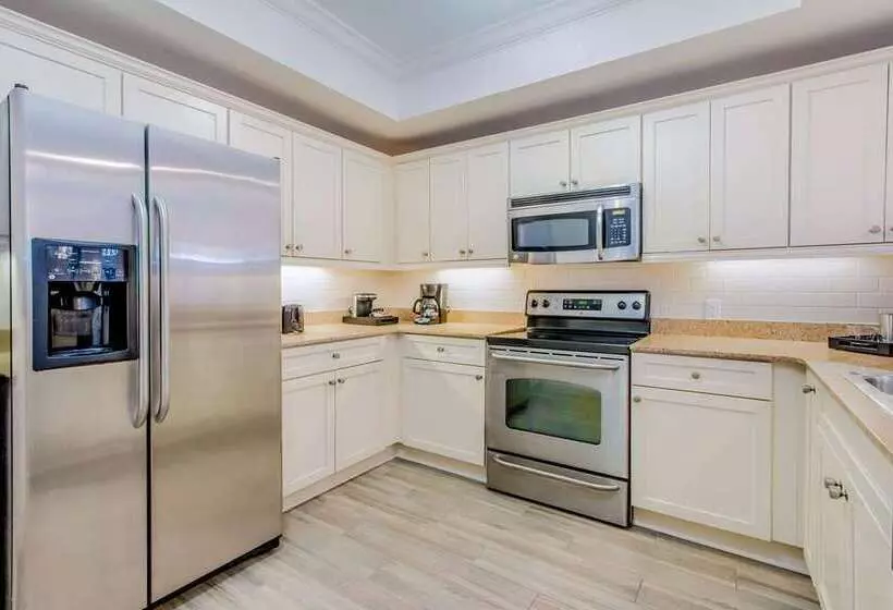 ホテル Hilton Pensacola Beach