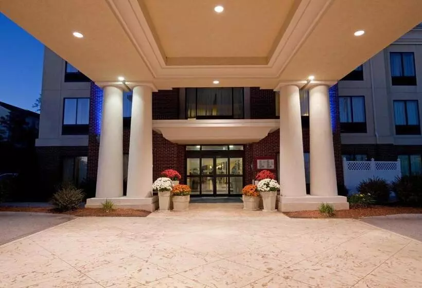 Holiday Inn Express Hotel & Suites Manchester   Airport, An Ihg