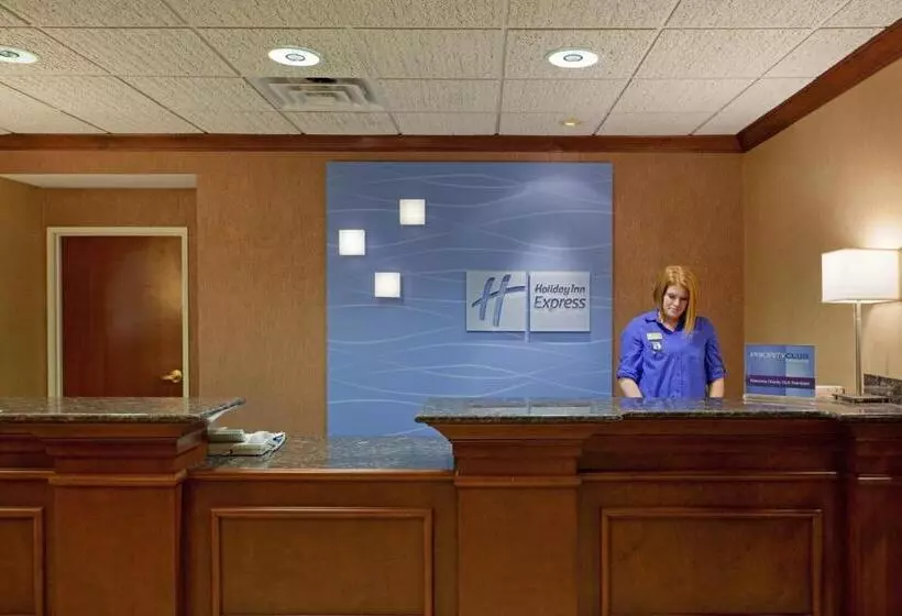 Holiday Inn Express Hotel & Suites Manchester   Airport, An Ihg