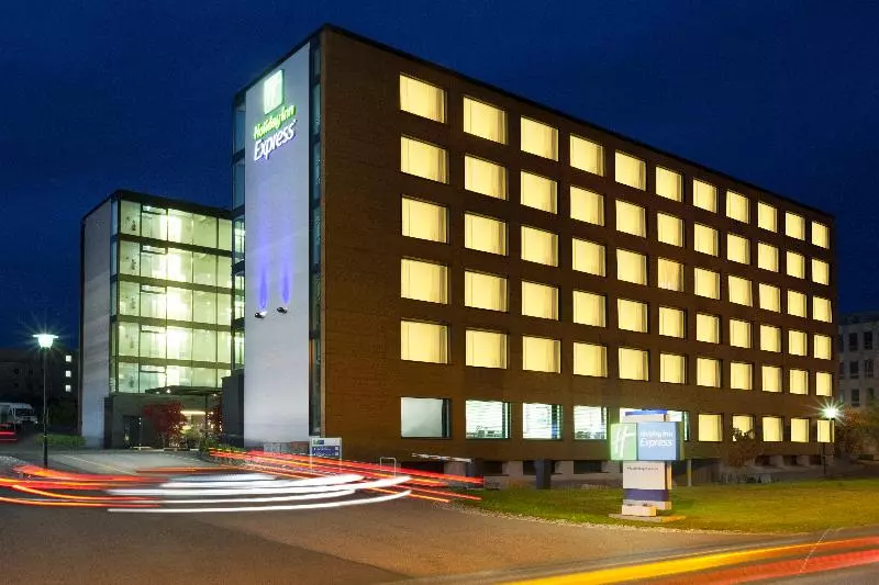 酒店 Holiday Inn Express Zürich Airport, An Ihg