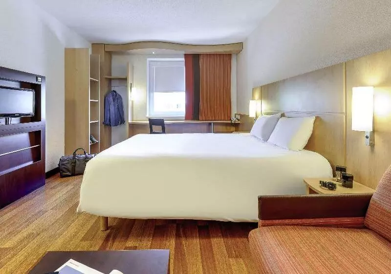 Отель Ibis Konstanz