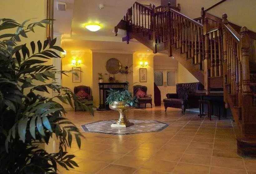 Hotelli Loch Lein Country House