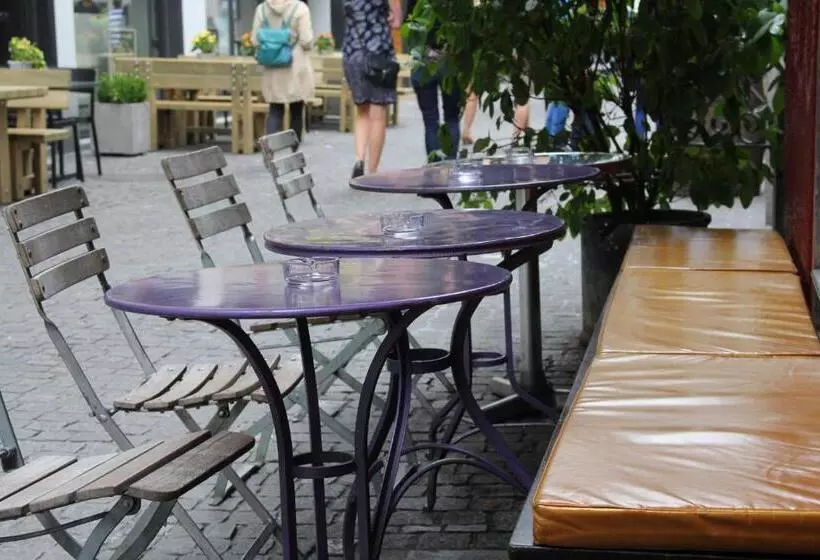 Hotel Oldtown Hostel Otter