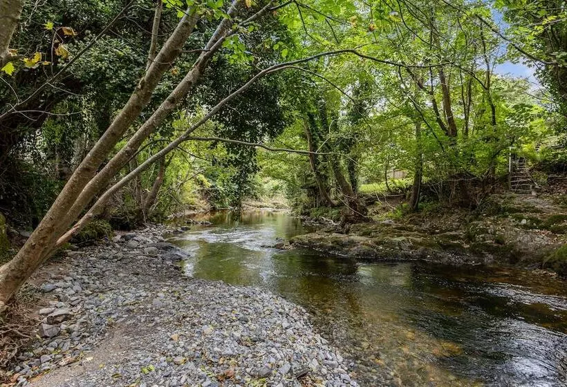 Hotelli Priest Bridge Cottage