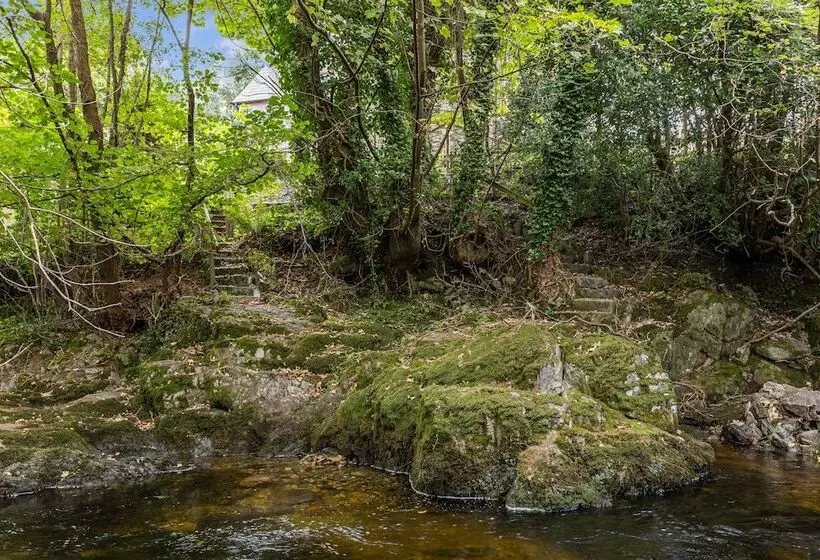 Hotelli Priest Bridge Cottage