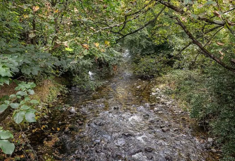 Hotelli Priest Bridge Cottage