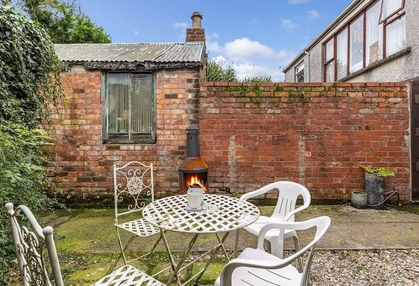 Hotelli Priest Bridge Cottage