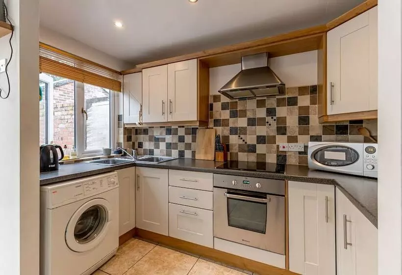 Hotelli Priest Bridge Cottage