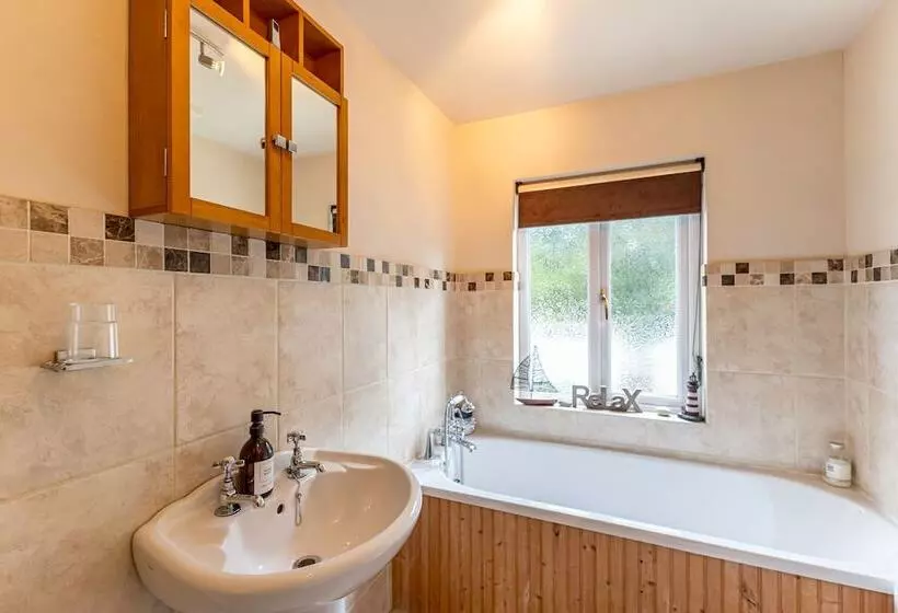 Hotelli Priest Bridge Cottage