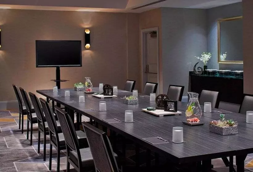 هتل Renaissance Providence Downtown