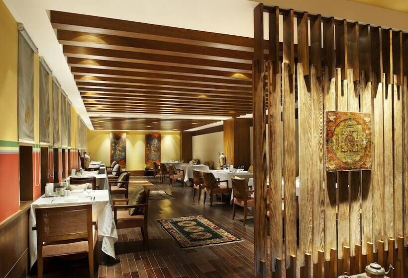 בית מלון כפרי The St. Regis Lhasa Resort